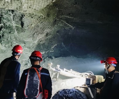 西溝鐵礦｜織密安全防護(hù)網(wǎng)，護(hù)航全年“零傷亡”